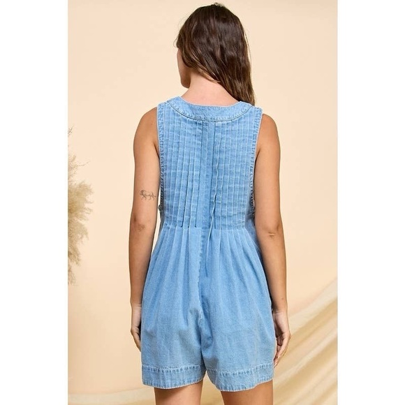 Light Denim V Neck Sleeveless Romper with Tie - Picture 2 of 2